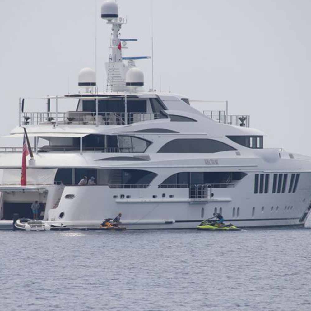 57.3 meter Benetti satin white deckheads